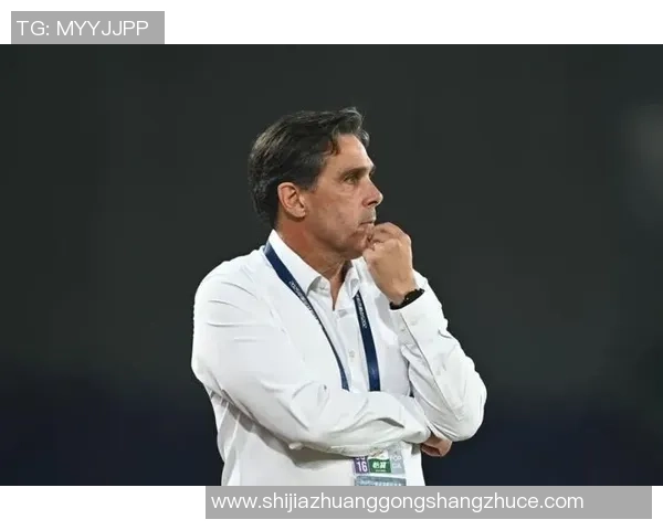 传奇足坛巨星们的光辉岁月：他们如何塑造了现代足球历史